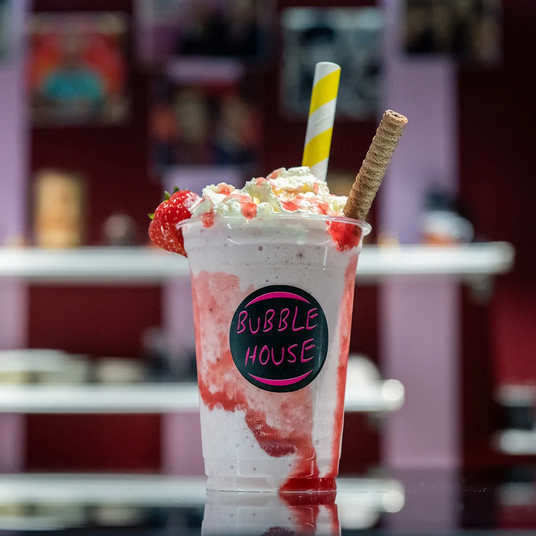 Bubble House i Taastrup serverer søde drikkevarer som iceshakes, slushice og iceberg